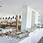 Vacationclub - Marine Hotel Apartament 437
